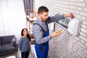 Local HVAC Expert Testing AC Unit in A Scarsdale House